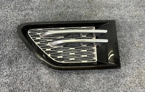 Land Rover Range Rover Sport L320 Fender grill LH22081000 K3083