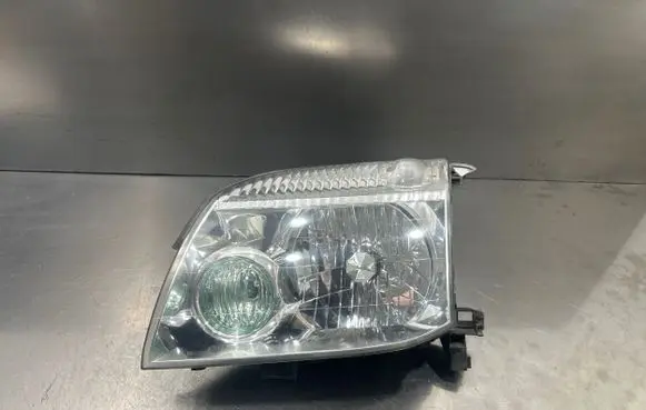 Nissan X-Trail T30 Headlight/headlamp