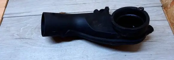 Air intake hose/pipe