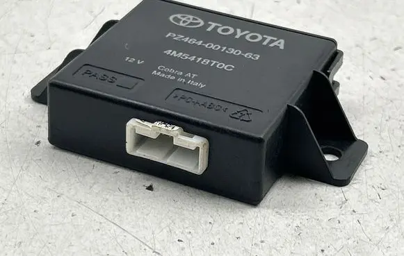 Toyota Avensis T270 Alarm control unit/module PZ4640013063 4M5418T0C