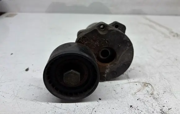 BMW 5 E60 E61 Generator/alternator belt tensioner 