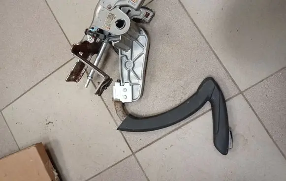 Buick Encore I Handbrake/parking brake lever assembly 42576659 688309947