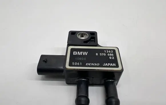 BMW 5 G30 G31 G38 Exhaust gas pressure sensor 8570686