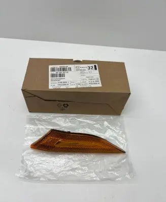 Porsche 911 991 Front fender indicator light 99163125705 105650591 A58500001