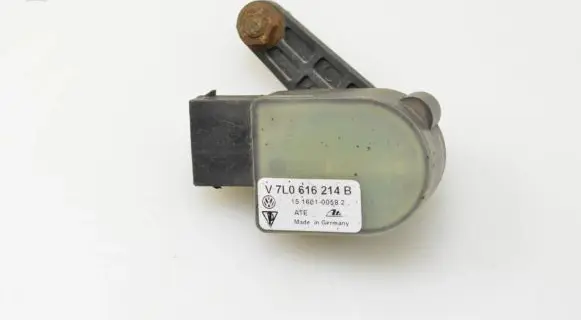 Audi Q7 4L Air suspension front height level sensor 7L0616214B