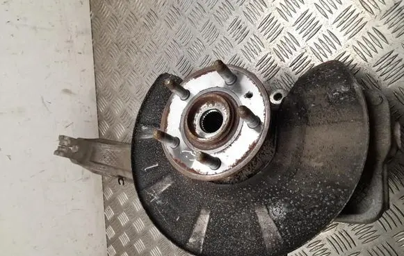 Tesla Model S Front wheel hub 