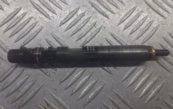 Renault Scenic II - Grand scenic II Fuel injector 8200057225