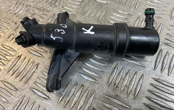 BMW 5 E60 E61 Headlight washer spray nozzle 