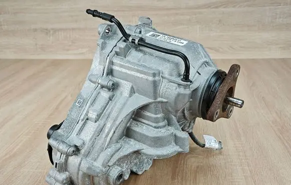 BMW 4 G22 G23 G24 G26 Rear gearbox reducer/haldex oil pump 7884824