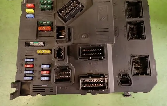 Citroen Xsara Picasso Fuse module