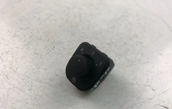Volkswagen Golf V Wing mirror switch 1K0959565H