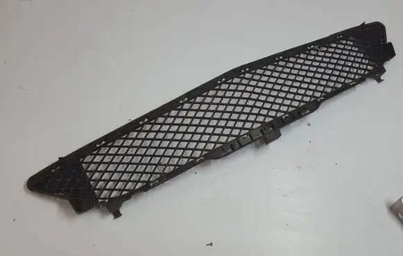 Mercedes-Benz B W246 W242 Front bumper lower grill A2468851122