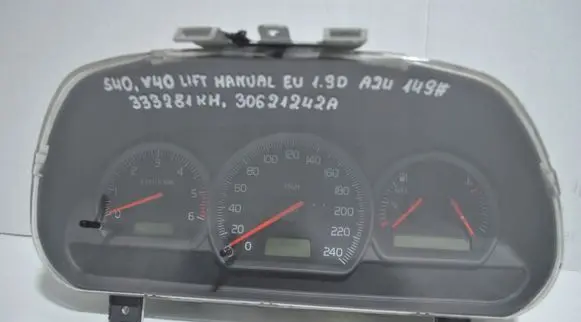 Volvo S40, V40 Speedometer (instrument cluster) 30621242A