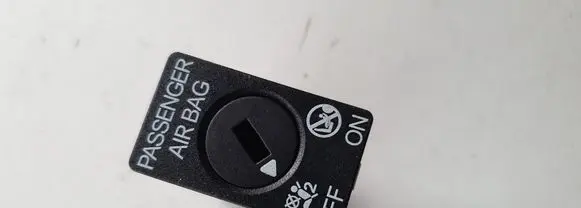 Skoda Octavia Mk3 (5E) Passenger airbag on/off switch 