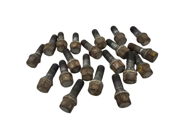 Volvo XC90 Nuts/bolts 