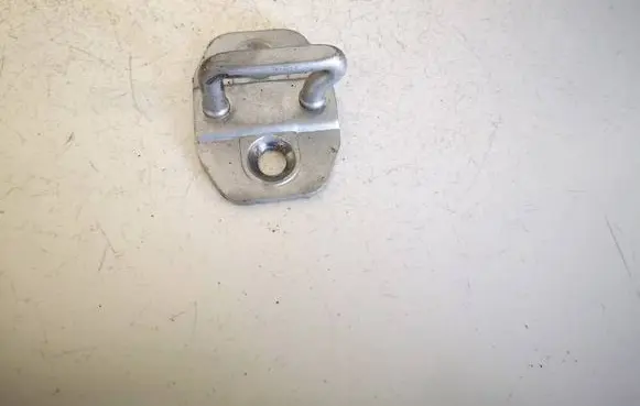Mercedes-Benz C AMG W204 Rear door lock loop/hook striker 11000049B