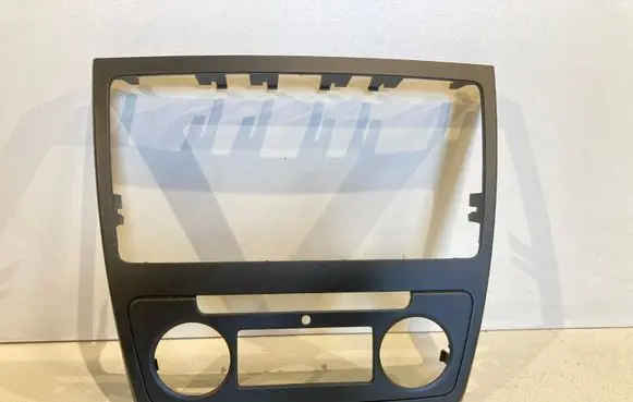 Skoda Yeti (5L) Radio/GPS head unit trim 5L0858069H