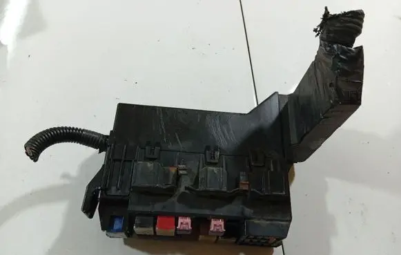 Nissan X-Trail T30 Fuse box set 71543266YA1