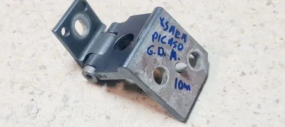 Citroen Xsara Picasso Rear door lower hinge