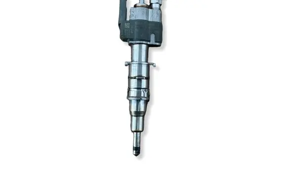 BMW 1 E81 E87 Fuel injector 758904811 10181010 PA66GF356