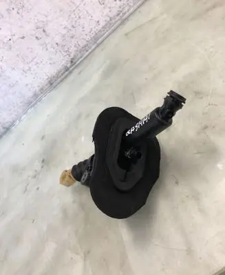 Nissan Qashqai J12 Clutch master cylinder 306106ub0a