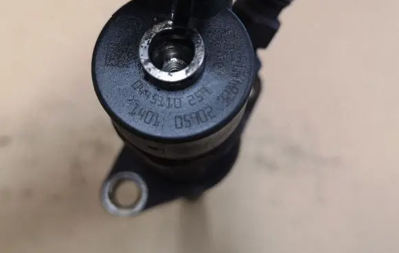 Ford Focus C-MAX Fuel injector 0445110259