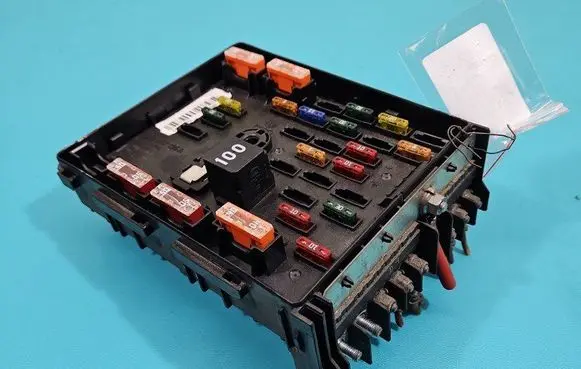 Fuse box set