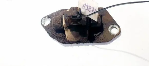 Volvo XC90 Engine mount bracket 30748811