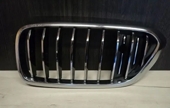 BMW 6 G32 Gran Turismo Front bumper upper radiator grill 7412423