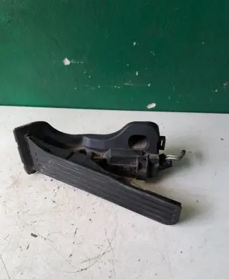 Volkswagen Golf V Accelerator throttle pedal 1K1721503P