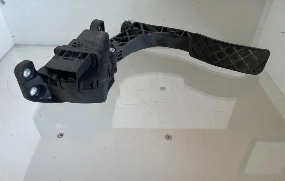Audi A6 S6 C6 4F Accelerator throttle pedal 4F1723523B 290805 6PV00898406