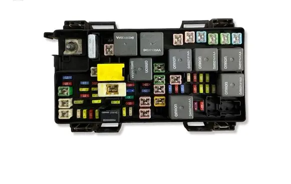 Dodge Nitro Fuse module KAB0CC04E7 04692235AH