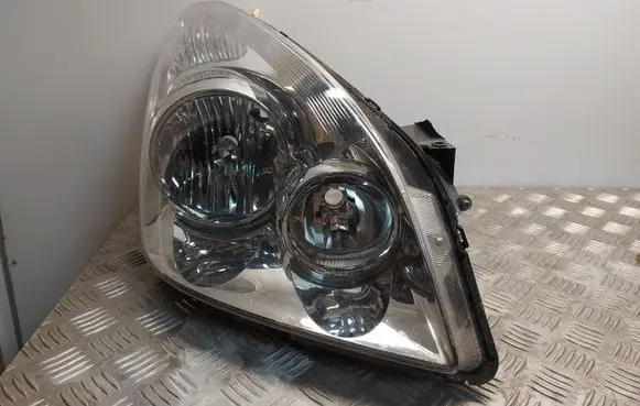 Toyota Corolla Verso AR10 Headlight/headlamp