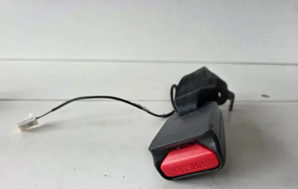 Nissan Juke II F16 Middle seatbelt buckle (rear) 888426PA0A