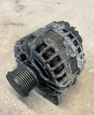 Nissan Qashqai Generator/alternator 231004EA0A F000BL0825
