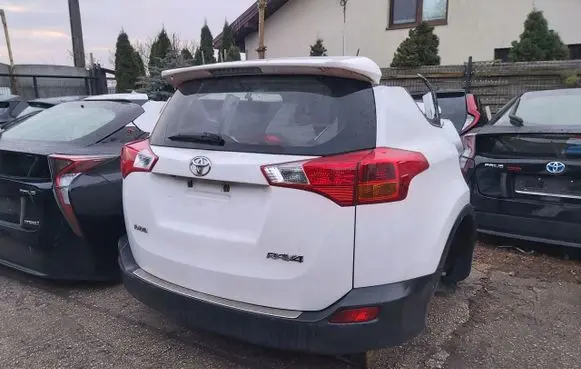 Toyota RAV 4 (XA40) Rear bodywork 