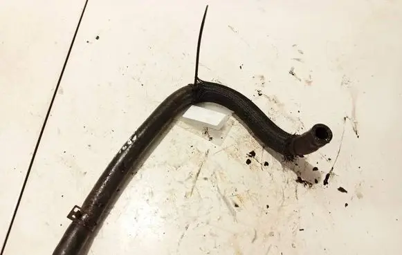 Toyota Avensis T250 Engine coolant pipe/hose