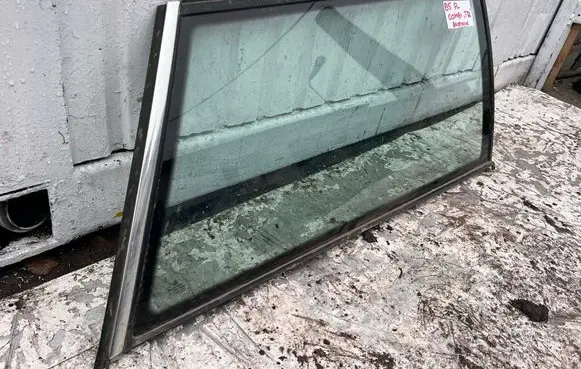 Volkswagen PASSAT B5.5 Rear side window 43R00048 DOT24AS2M68