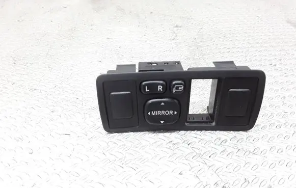 Toyota Avensis T250 Wing mirror switch 183575