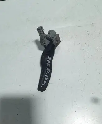 Opel Zafira B Engine bonnet (hood) release handle 218186591