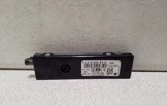 Mercedes-Benz CLS C218 X218 Aerial antenna amplifier A2189055101