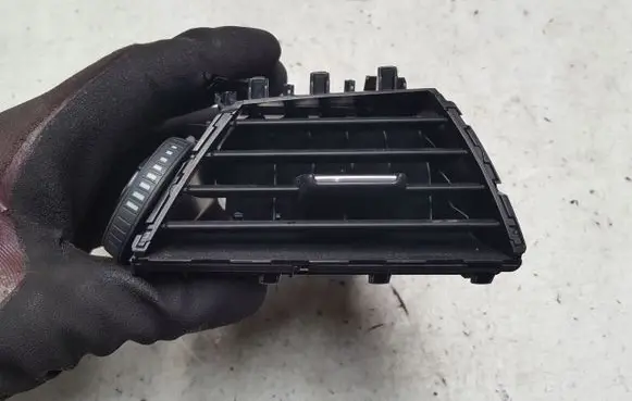 BMW 1 F20 F21 Dashboard side air vent grill/cover trim
