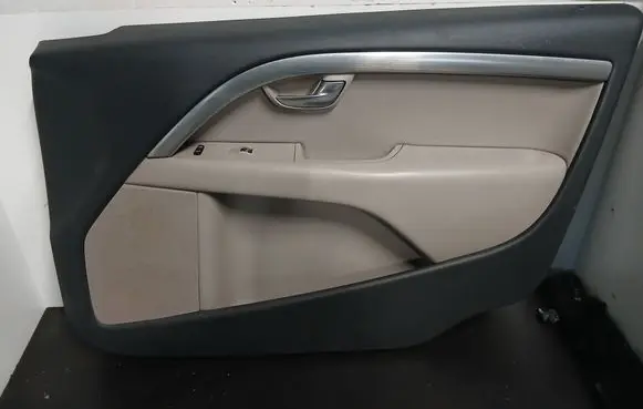 Volvo V70 Front door card panel trim 30649484