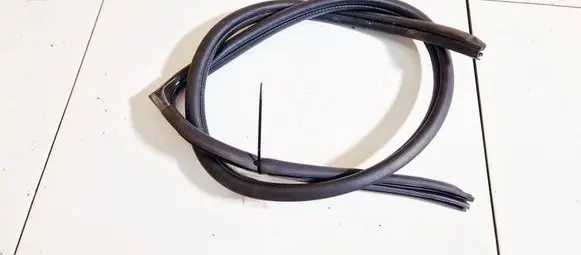 Volvo S40, V40 Rubber seal rear door 