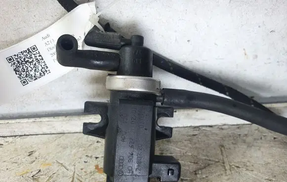 Audi A2 Vacuum valve 1H0906627