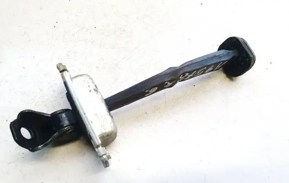 Chevrolet Captiva Rear door check strap stopper