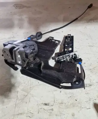 Ford Fiesta Front door lock 8A6AA21812BF