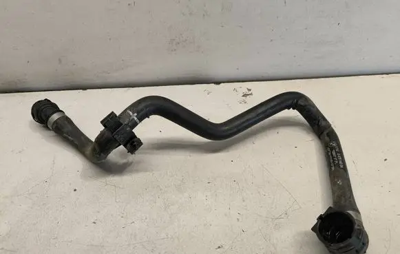 BMW iX Engine coolant pipe/hose 8475143