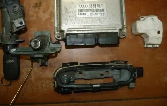 Engine ECU kit and lock set