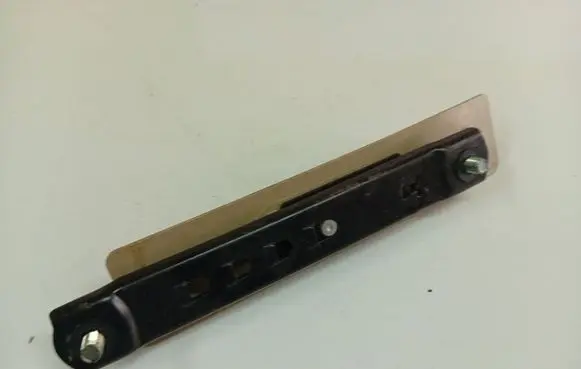Honda CR-V Seat belt adjustment rail